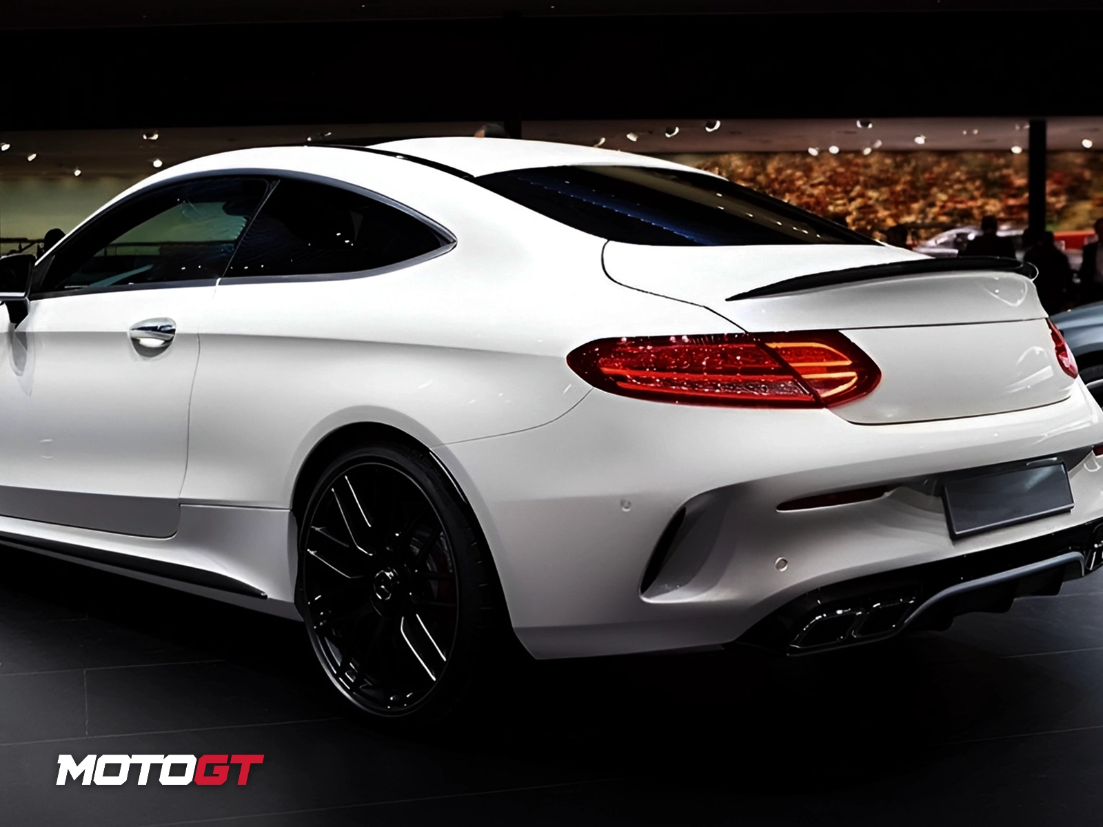 C CLASS rear spoiler